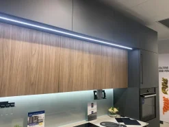 Cucina Metropolis moderna grigia Stosa lineare scontata 50%