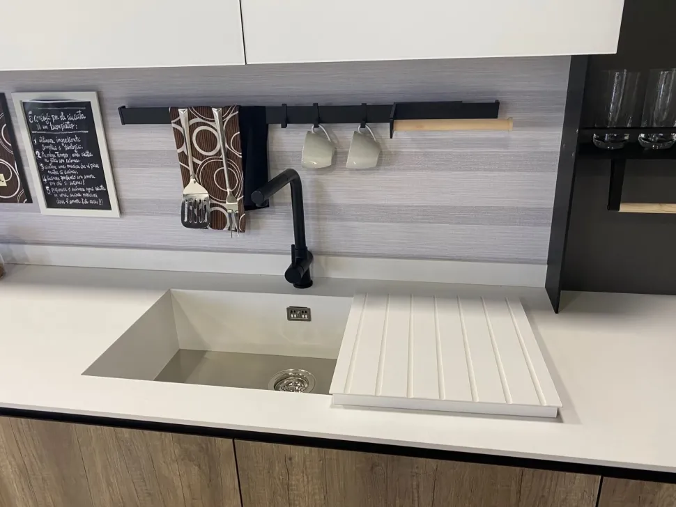 Cucina modello Anta hpl e vetro Artigianale PREZZO SCONTATO