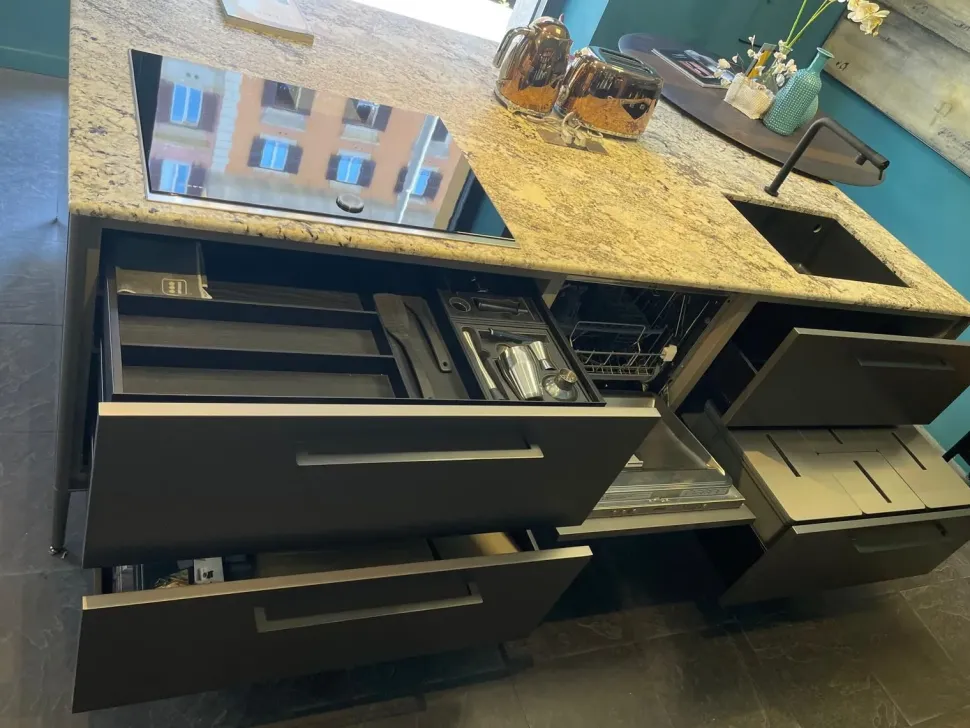 Cucina Modello unit design altri colori Cesar con isola scontata 61%