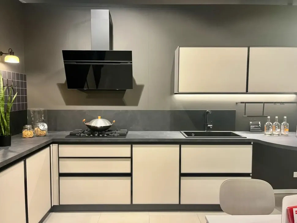 Cucina moderna ad angolo Jeometrica inside Scavolini a prezzo ribassato