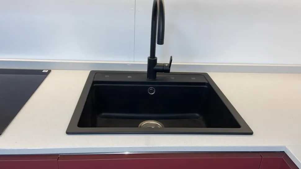 Cucina moderna ad angolo System 22 Gm cucine a prezzo ribassato