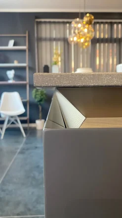 Cucina moderna ad isola Bluna Binova a prezzo scontato