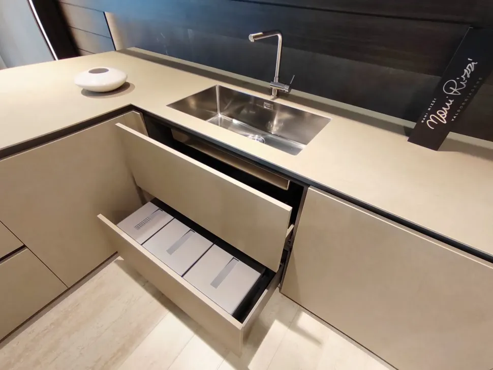 Cucina moderna altri colori Modulnova con penisola Mh6