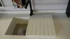 Cucina moderna bianca Mobilturi ad isola Stratos in Offerta Outlet