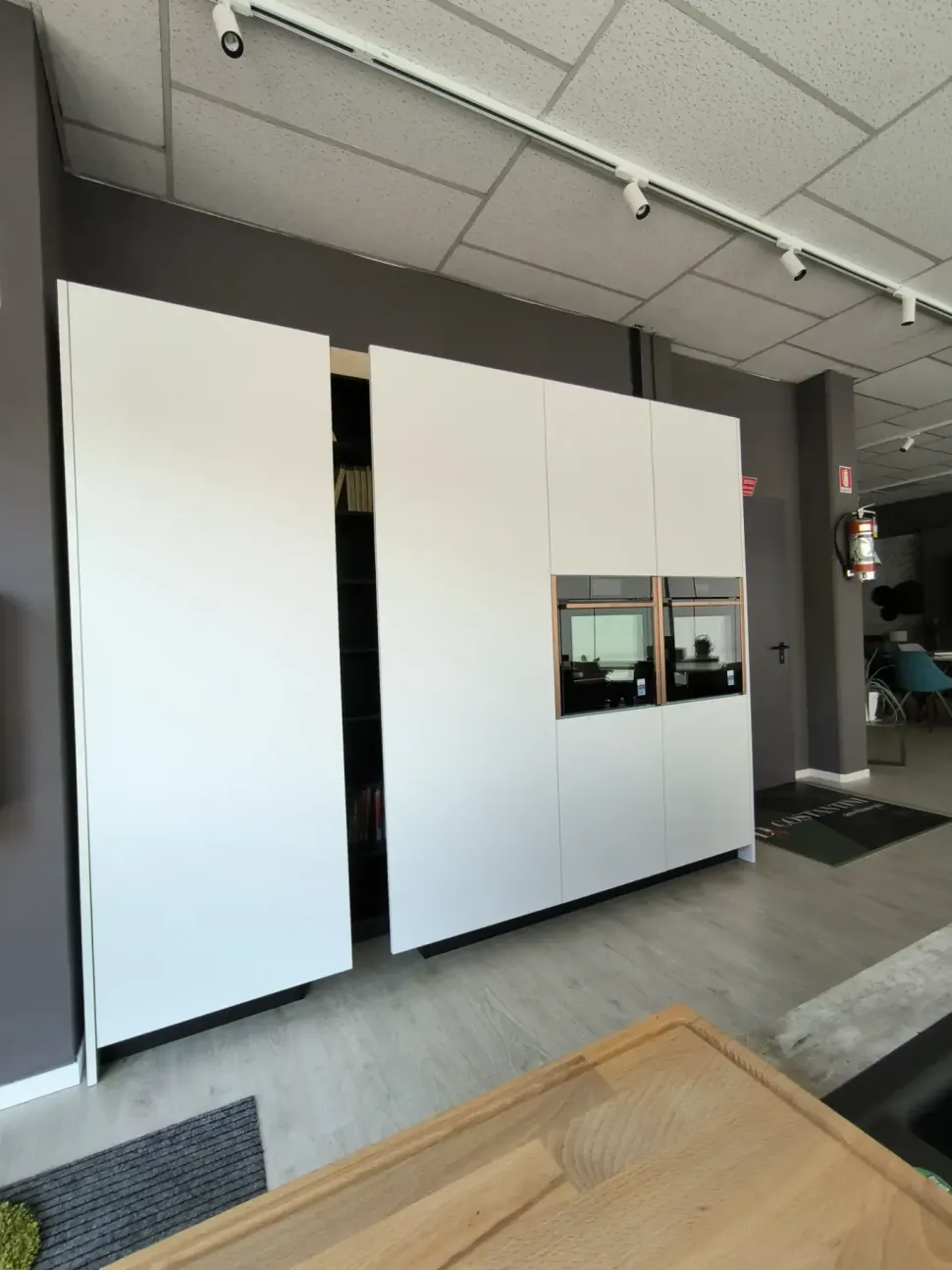 Cucina moderna con isola Lab13 Aran a prezzo ribassato