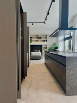 Cucina moderna con isola Aspen Doimo cucine a prezzo ribassato