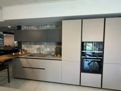 Cucina moderna con isola Loft xxl Arrex a prezzo ribassato