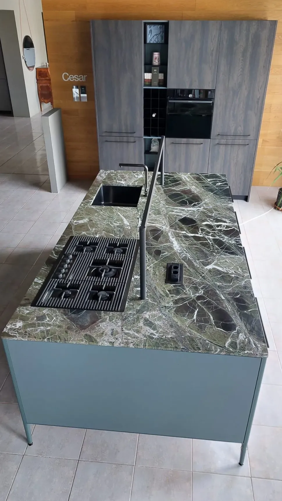 Cucina moderna con isola Unit Cesar a prezzo ribassato