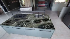 Cucina moderna con isola Unit Cesar a prezzo ribassato