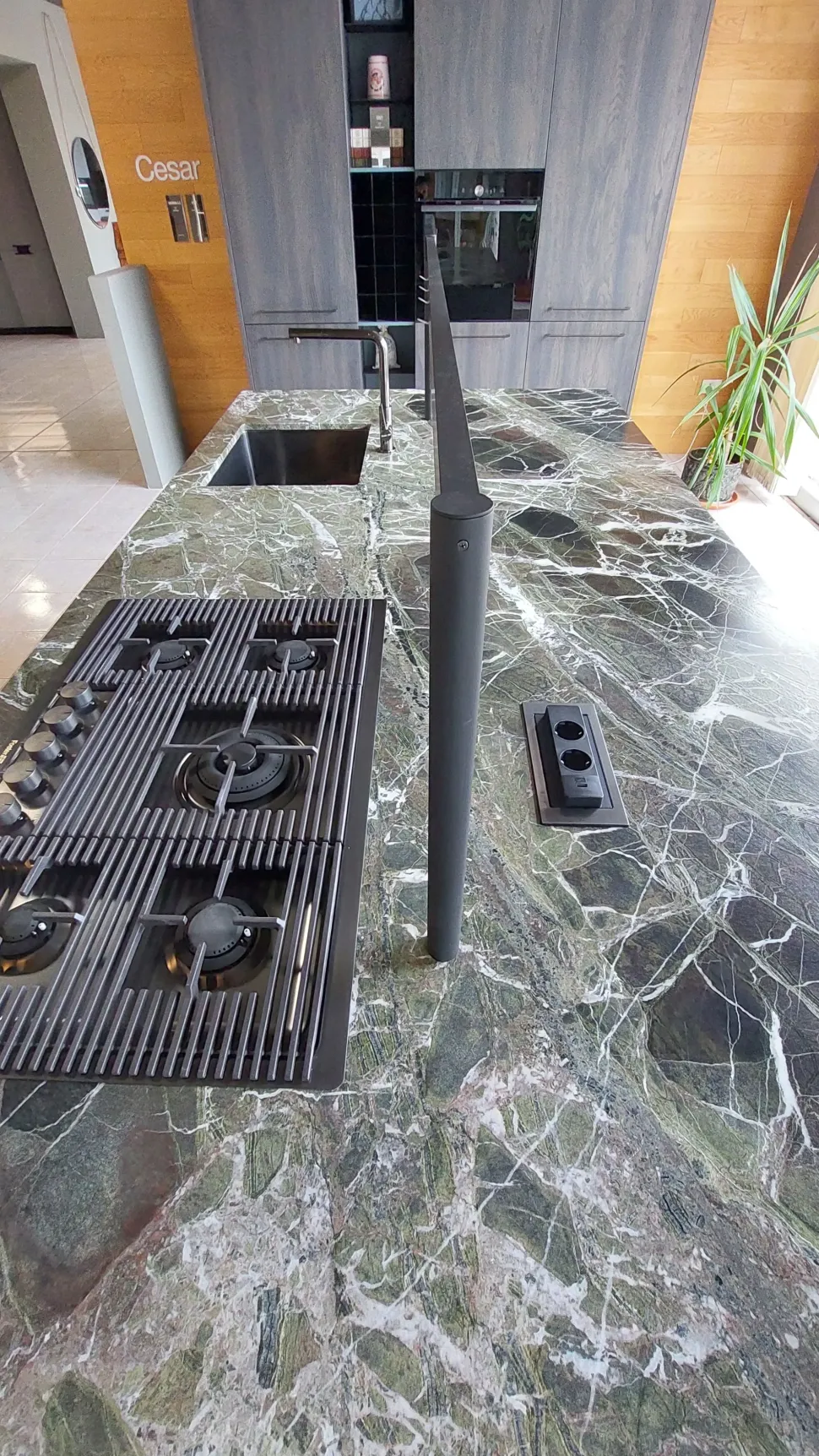 Cucina moderna con isola Unit Cesar a prezzo ribassato