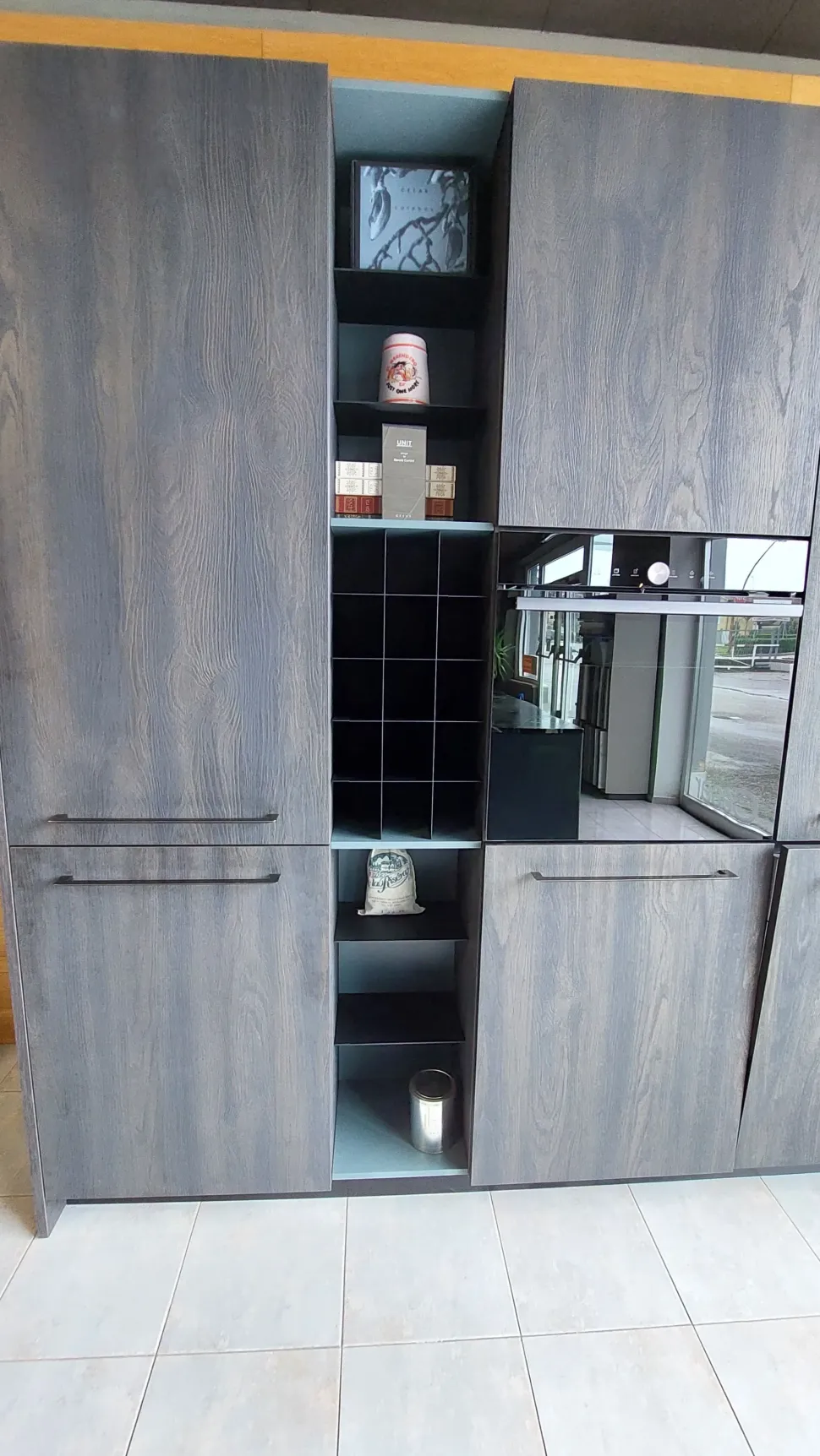 Cucina moderna con isola Unit Cesar a prezzo ribassato