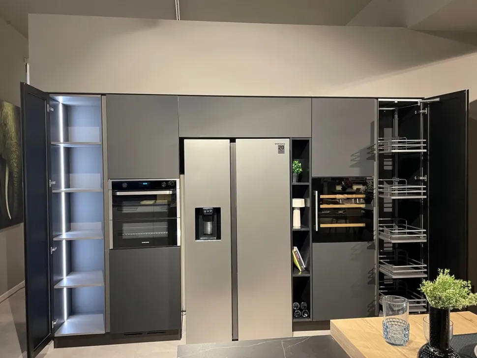 Cucina moderna con penisola Glass Arredo3 in altri colori, scontata!