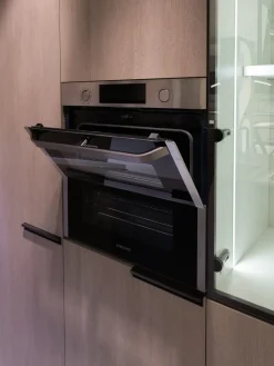 Cucina moderna grigio Scavolini con penisola Mia scontata