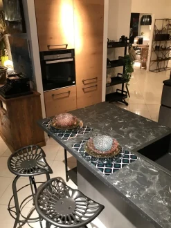 Cucina moderna in cemento antracite-legno Atma a PREZZI OUTLET