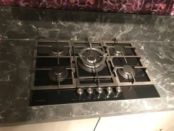 Cucina moderna in cemento antracite-legno Atma a PREZZI OUTLET