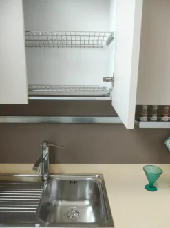 Cucina moderna lineare Artigianale U820 giada a prezzo scontato