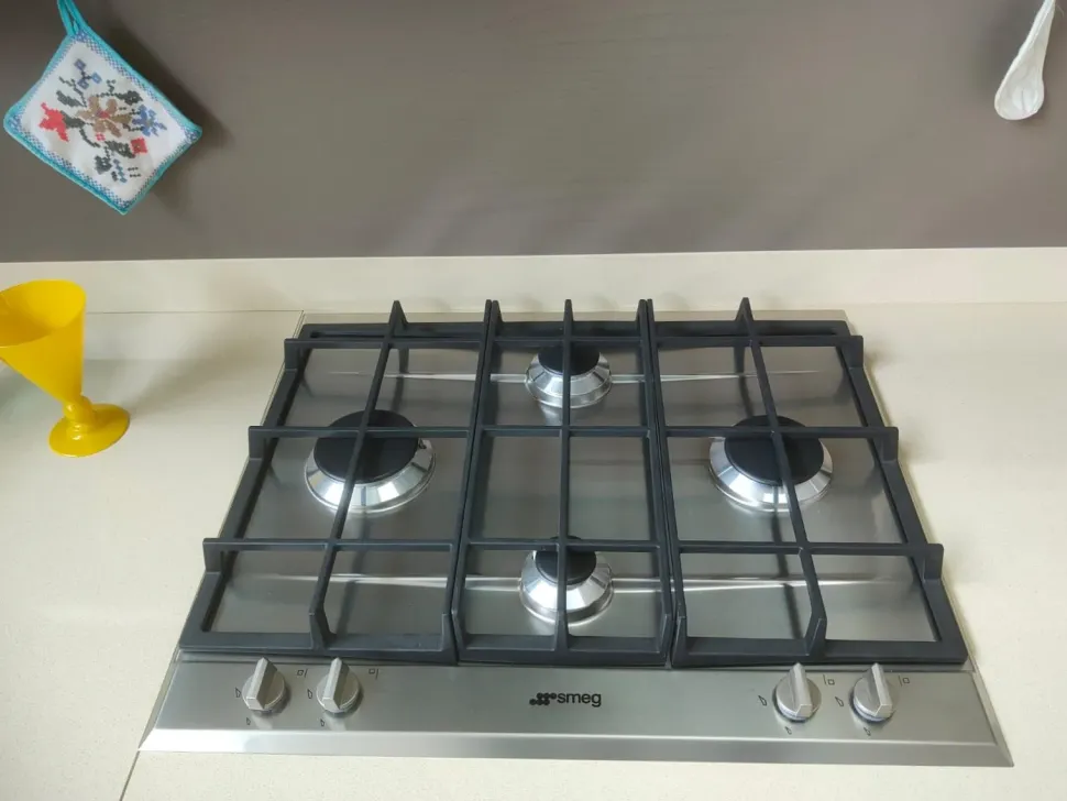 Cucina moderna lineare Artigianale U820 giada a prezzo scontato