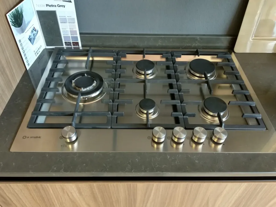 Cucina moderna lineare Cubodesign Cucina noce dozuki a prezzo ribassato