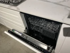 Cucina moderna lineare Dora Mobilturi a prezzo ribassato