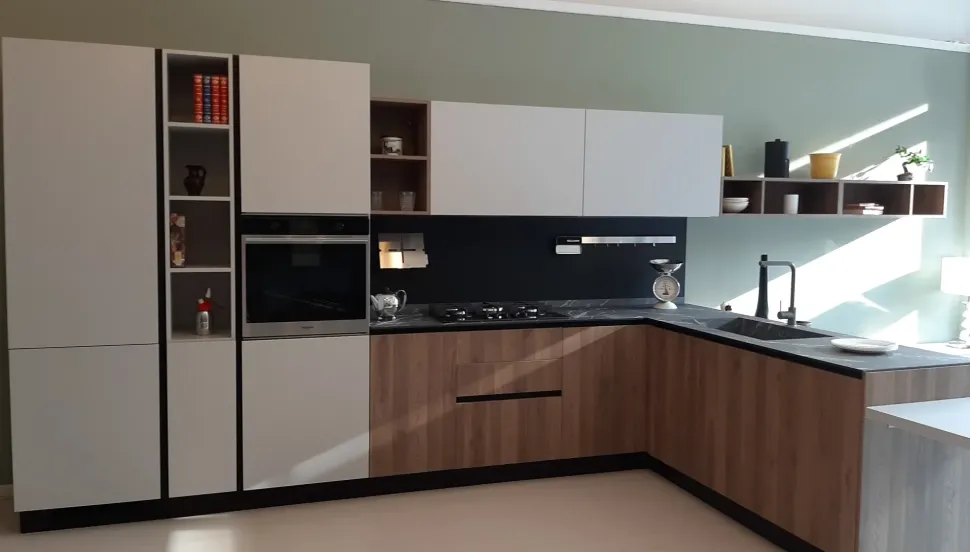 Cucina moderna noce Essebi con penisola Azimut in offerta