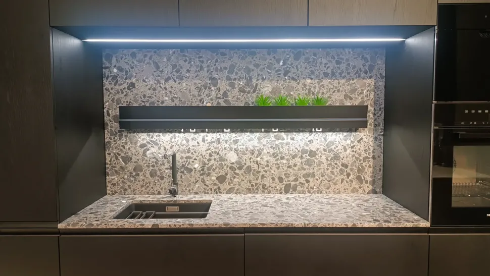 Cucina N elle e inside moderna altri colori Cesar con penisola scontata 50%