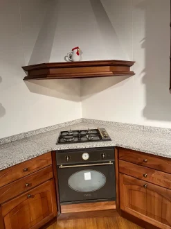 Cucina noce classica ad angolo Regina Castagna cucine