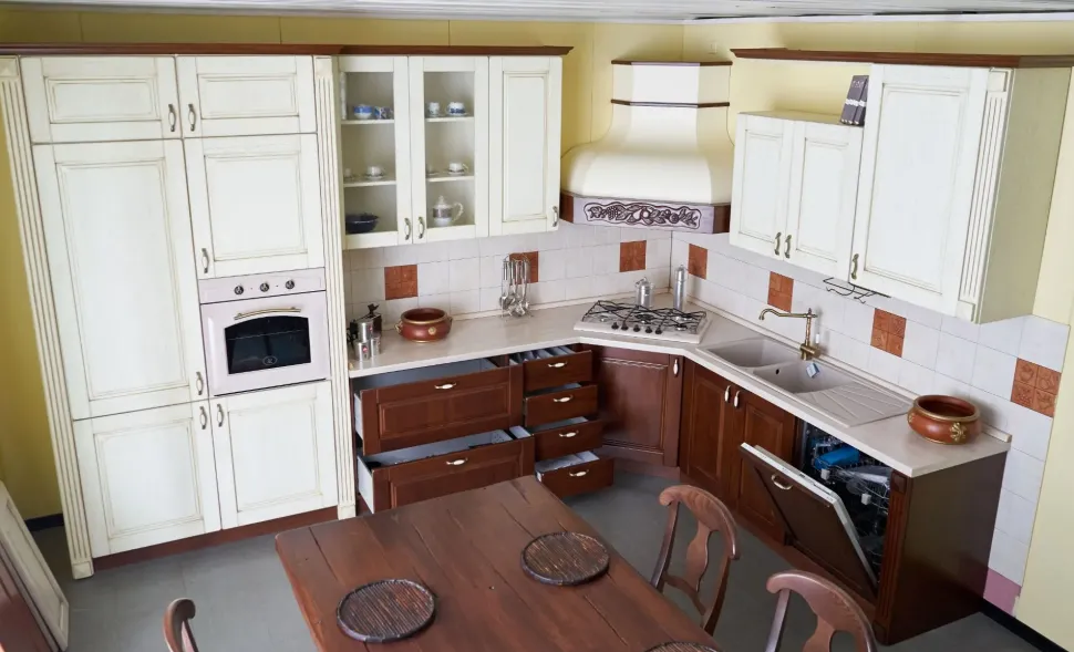 Cucina noce country ad angolo Doppio dentello Artigianale in offerta