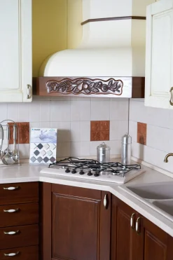 Cucina noce country ad angolo Doppio dentello Artigianale in offerta