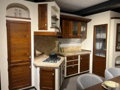 Cucina noce in muratura ad angolo Giaconi & raponi Ger a soli 11000 Euro