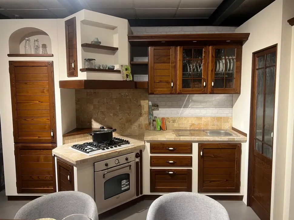 Cucina noce in muratura ad angolo Giaconi & raponi Ger a soli 11000 Euro