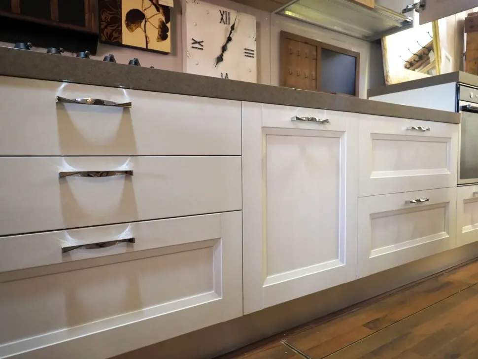 Cucina Nuovi mondi cucine Cucina shabby white con penisola in offerta OFFERTA OUTLET sconto 66%