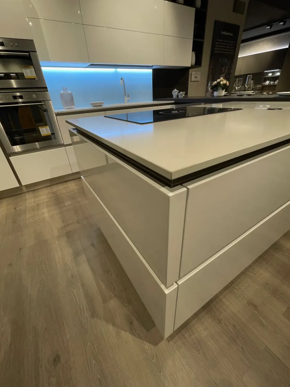Cucina Oyster con isola Veneta cucine con uno sconto imperdibile