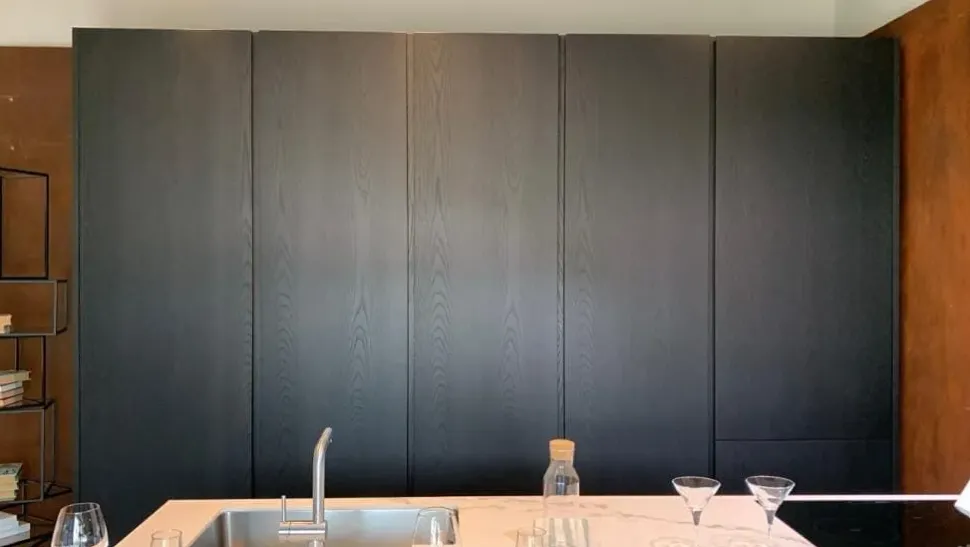 Cucina Poliform moderna con penisola altri colori in laccata opaco Phoenix