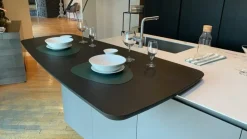 Cucina Poliform moderna con penisola altri colori in laccata opaco Phoenix