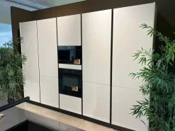 Cucina  pop moderna bianca Mobilturi con isola scontata 61%