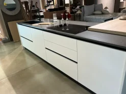 Cucina  pop moderna bianca Mobilturi con isola scontata 61%