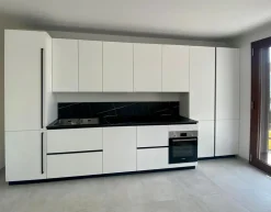 Cucina Primopiano cucine moderna lineare bianca in laccato opaco Ingrosso cucine moderne icm51