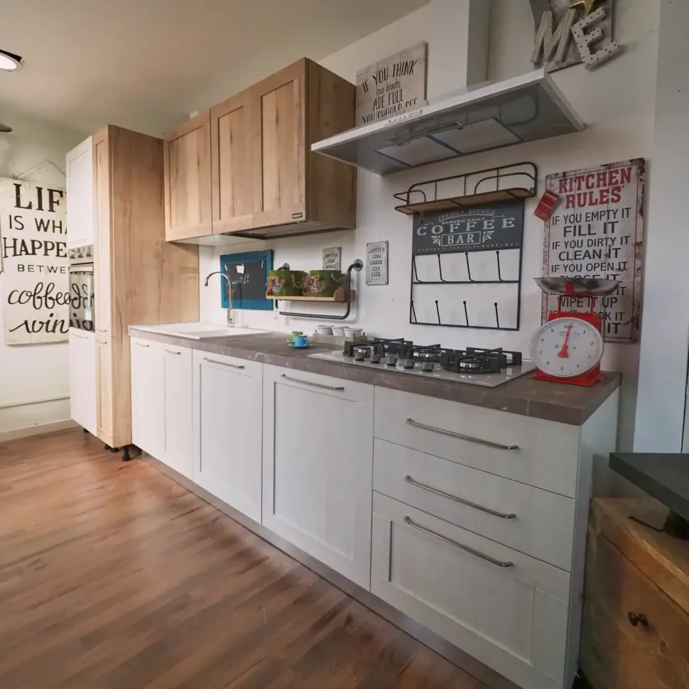 Cucina provenzale lineare Cucina shabby white Nuovi mondi collection a prezzo ribassato