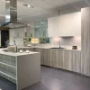 Cucina rovere chiaro moderna con penisola Ak project Arrital