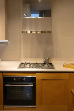 Cucina rovere chiaro moderna ad angolo Dialogo Veneta cucine