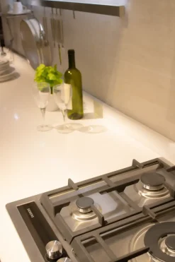 Cucina rovere chiaro moderna ad angolo Dialogo Veneta cucine