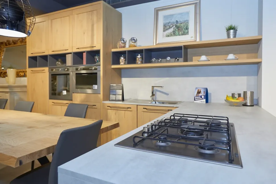 Cucina rovere chiaro moderna con penisola Artigianale Comp 3 telaio rovere a soli 9200 Euro