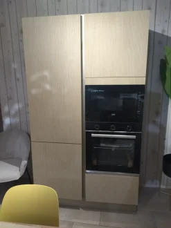 Cucina rovere chiaro moderna con penisola Ginevra Aran in Offerta Outlet