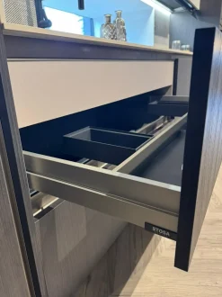 Cucina rovere moro moderna lineare Young Stosa in offerta