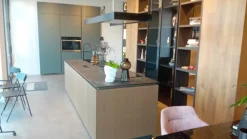 Cucina Scavolini design con isola altri colori in legno Libra