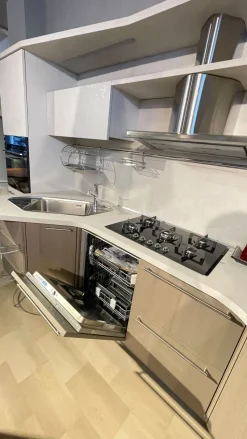 Cucina Skyline moderna grigia Snaidero lineare scontata 53%