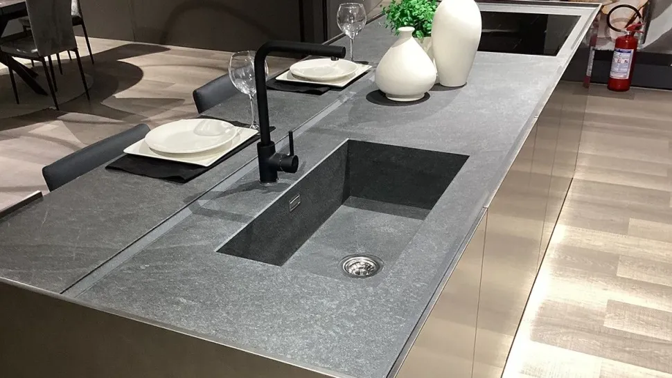 Cucina Slim con isola La casa moderna con uno sconto imperdibile