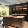 Cucina Stosa moderna con isola altri colori in laccata opaco Metropolis
