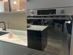 Cucina Stosa moderna con isola altri colori in laccata opaco Metropolis