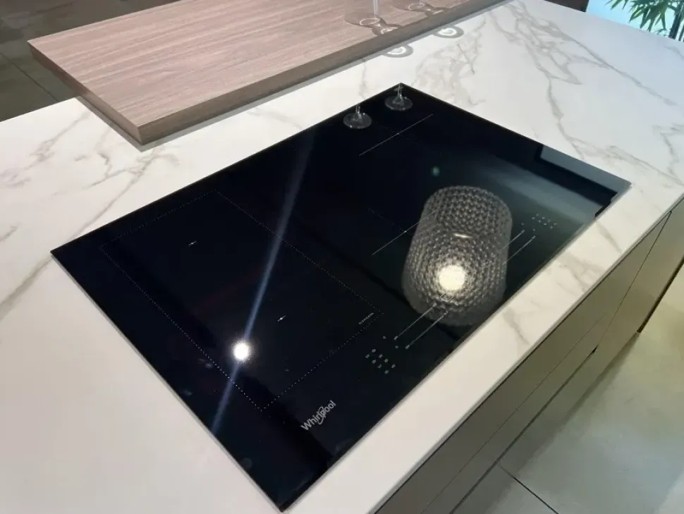 Cucina Stosa moderna con isola altri colori in laccata opaco Metropolis